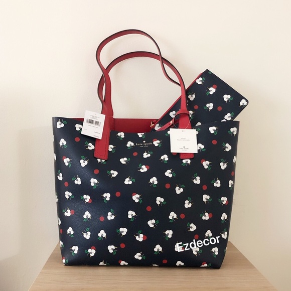 kate spade Handbags - NWT Kate Spade Reversible Mya Floral Tote